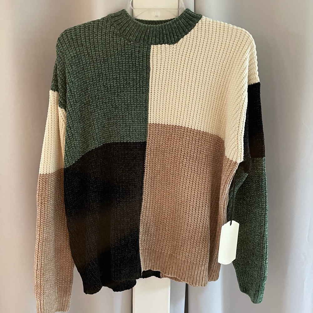 NEW WITH TAGS. Vine & Love size small color block sweater